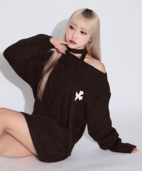 tinkerend(ティンカーエンド)の「Neck String Cross Off-shoulder Knit Dress / ネックストリングクロスオフショルダーニットワンピース(ニット/セーター・レディース・ブラウン・FREE)」の17枚目の写真