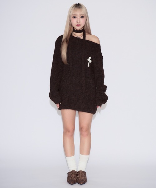 tinkerend(ティンカーエンド)の「Neck String Cross Off-shoulder Knit Dress / ネックストリングクロスオフショルダーニットワンピース(ニット/セーター・レディース・ブラウン・FREE)」の13枚目の写真