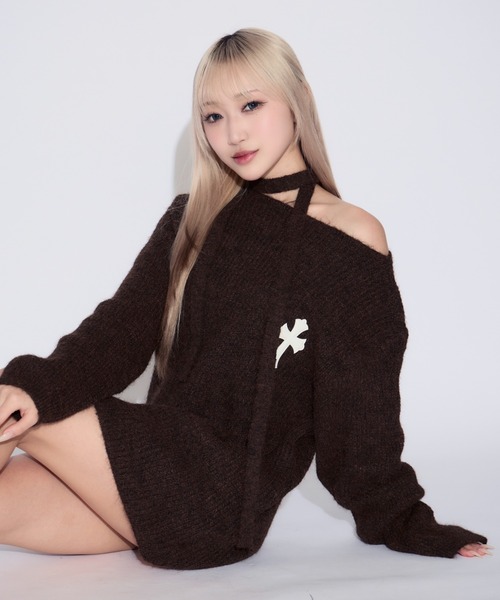 tinkerend(ティンカーエンド)の「Neck String Cross Off-shoulder Knit Dress / ネックストリングクロスオフショルダーニットワンピース(ニット/セーター・レディース・ブラウン・FREE)」の18枚目の写真