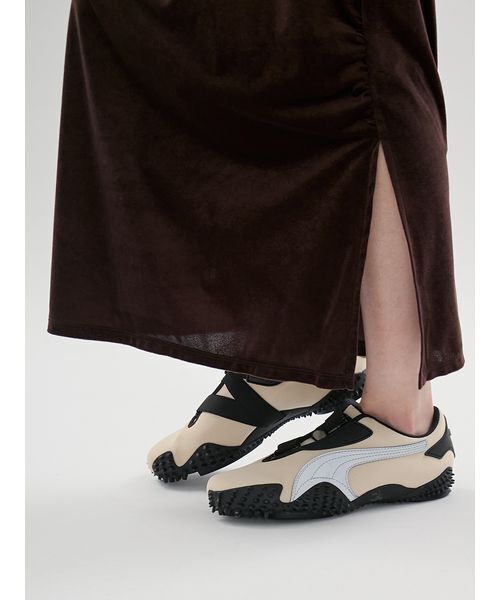 PUMA（プーマ）の「【emmi×PUMA】MOSTRO OG（スニーカー・レディース・ベージュ・23/24/24.5/25/23.5）」の2枚目の写真