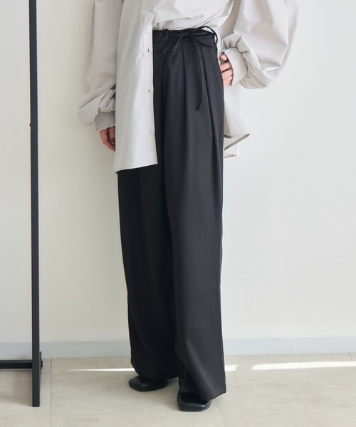 RU.TI.LE(ルチル)の「【RU.TI.LE】ラップワイドパンツ(スラックス・レディース・カーキ/アイボリー/ブラック・LARGE/MEDIUM)」の21枚目の写真