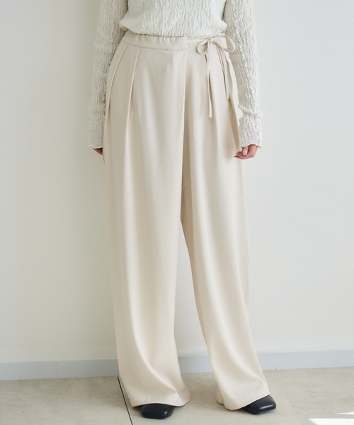 RU.TI.LE(ルチル)の「【RU.TI.LE】ラップワイドパンツ(スラックス・レディース・カーキ/アイボリー/ブラック・LARGE/MEDIUM)」の13枚目の写真