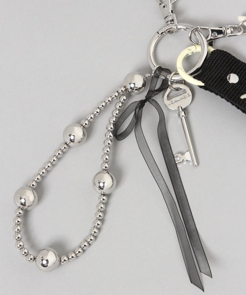 JEANASIS（ジーナシス）の「JSバンドチャームスマホストラップ/638353（スマホグッズ・レディース・ホワイト系その他/ブラック系その他・FREE）」の4枚目の写真