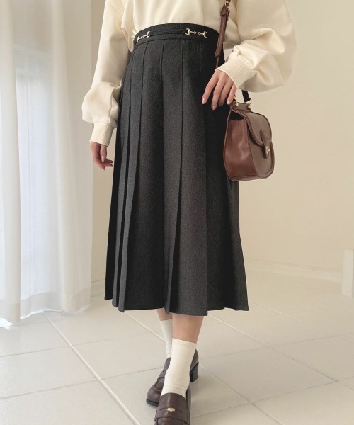 an another angelus（アンアナザーアンジェラス）の「ビット使いデニムライクプリーツスカート/fint フィント（デニムスカート・レディース・ブラック/インディゴブルー・FREE）」の10枚目の写真