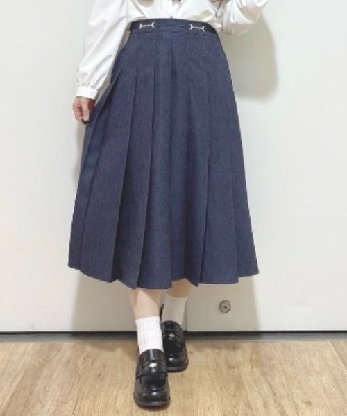 an another angelus（アンアナザーアンジェラス）の「ビット使いデニムライクプリーツスカート/fint フィント（デニムスカート・レディース・ブラック/インディゴブルー・FREE）」の5枚目の写真