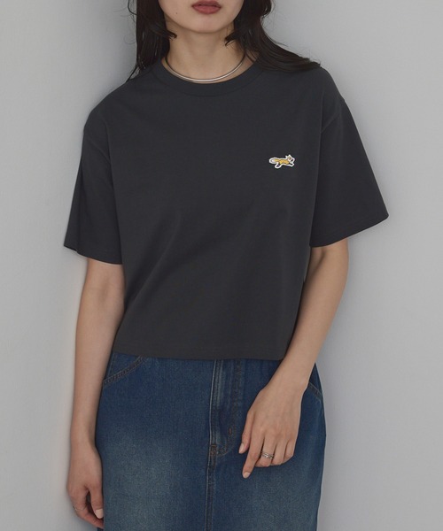 PENNEYS（ぺニーズ）の「PENNEYS/ペニーズ 別注 THE FOX ロゴ ワンポイント刺繍 ショート丈 半袖Tシャツ（Tシャツ/カットソー・レディース・ブラック/ホワイト系/ブルー/チャコールグレー/オフホワイト/ネイビー/ブラウン/レッド・L/M）」の18枚目の写真
