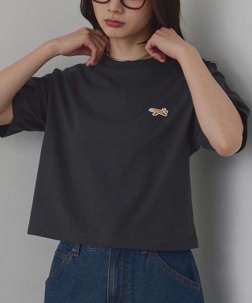 PENNEYS（ぺニーズ）の「PENNEYS/ペニーズ 別注 THE FOX ロゴ ワンポイント刺繍 ショート丈 半袖Tシャツ（Tシャツ/カットソー・レディース・ブラック/ホワイト系/ブルー/チャコールグレー/オフホワイト/ネイビー/ブラウン/レッド・L/M）」の19枚目の写真