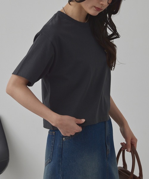 PENNEYS（ぺニーズ）の「PENNEYS/ペニーズ 別注 THE FOX ロゴ ワンポイント刺繍 ショート丈 半袖Tシャツ（Tシャツ/カットソー・レディース・ブラック/ホワイト系/ブルー/チャコールグレー/オフホワイト/ネイビー/ブラウン/レッド・L/M）」の21枚目の写真