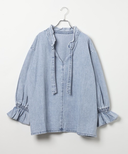 LEPSIM（レプシィム）の「デニムフリルカラーブラウス2　639119（シャツ/ブラウス・レディース・ライトブルー/ブルー・FREE）」の2枚目の写真