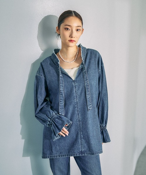 LEPSIM（レプシィム）の「デニムフリルカラーブラウス2　639119（シャツ/ブラウス・レディース・ライトブルー/ブルー・FREE）」の4枚目の写真