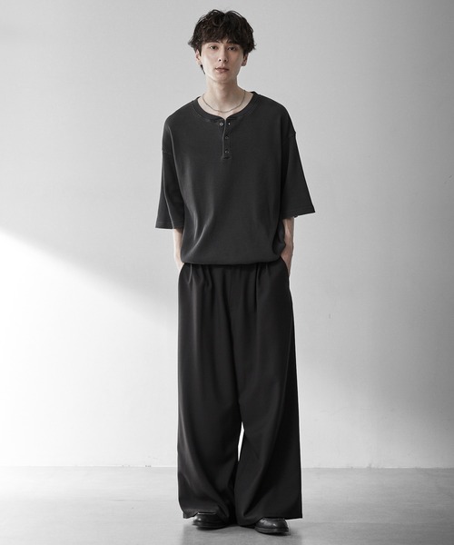 RUUBON(ルーボン)の「【RUUBON】henley neck half sleeve Tee / ヘンリーネックハーフスリーブTシャツ(Tシャツ/カットソー・メンズ・チャコールグレー/ホワイト・M/L/S)」の14枚目の写真