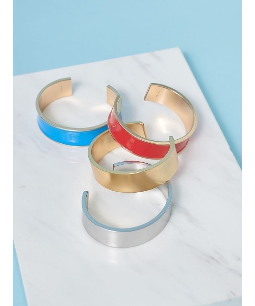 Mila Owen（ミラオーウェン）の「カーブカラーバングル（ブレスレット・レディース・レッド/ブルー/シルバー/ゴールド・F）」の8枚目の写真