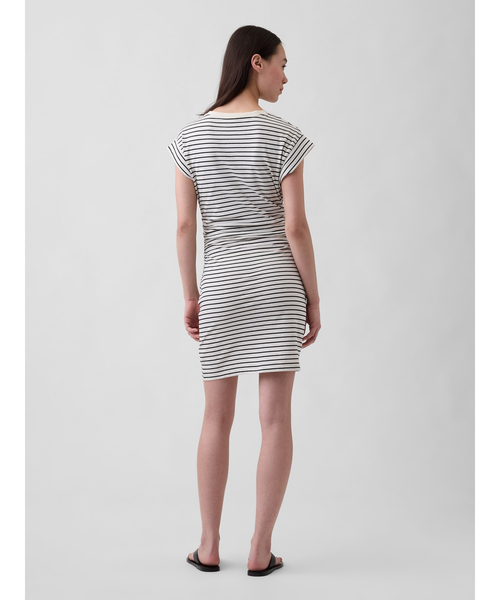 GAP（ギャップ）の「ミニGAPロゴ ルーシュ Tシャツワンピース（ワンピース・レディース・ブラック/オリーブ/ホワイト×ブラック・XXS/L/M/S/XS）」の17枚目の写真