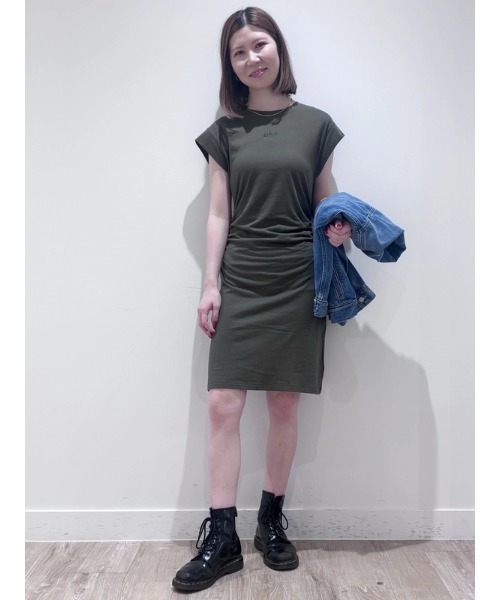 GAP（ギャップ）の「ミニGAPロゴ ルーシュ Tシャツワンピース（ワンピース・レディース・ブラック/オリーブ/ホワイト×ブラック・XXS/L/M/S/XS）」の14枚目の写真