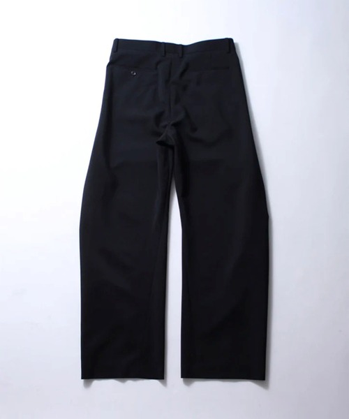 soe（ソーイ）の「Inflate Trousers BLK（スラックス・メンズ・ブラック系・1/0）」の2枚目の写真