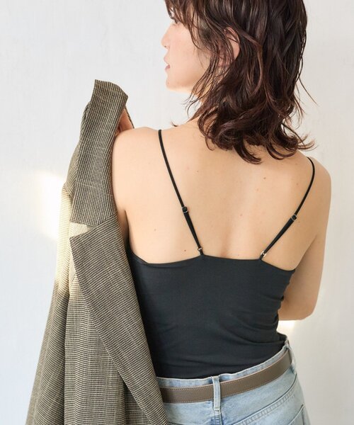 RIVE DROITE（リヴドロワ）の「予約【MYSELFbyRD（マイセルフバイリヴドロワ）】Vネックキャミソール（キャミソール・レディース・オフホワイト/ブラック・FREE）」の2枚目の写真