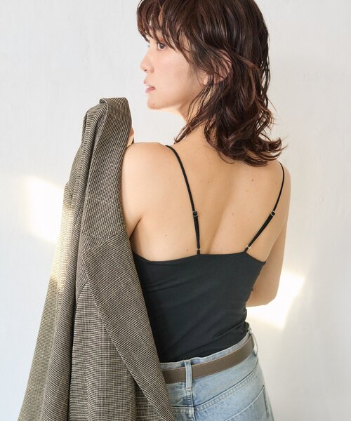 RIVE DROITE（リヴドロワ）の「予約【MYSELFbyRD（マイセルフバイリヴドロワ）】Vネックキャミソール（キャミソール・レディース・オフホワイト/ブラック・FREE）」の13枚目の写真