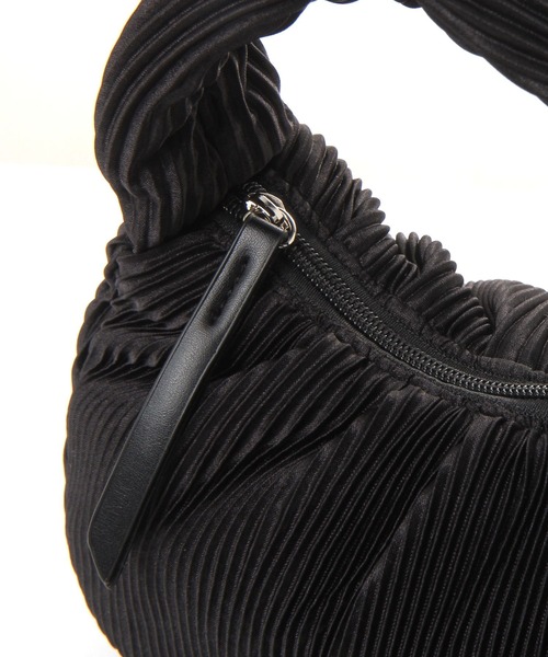 LAKOLE（ラコレ）の「プリーツ2WAYワンショルダーバッグ / 656430（ショルダーバッグ・レディース・ブラック/オフホワイト/ピンク・FREE）」の11枚目の写真