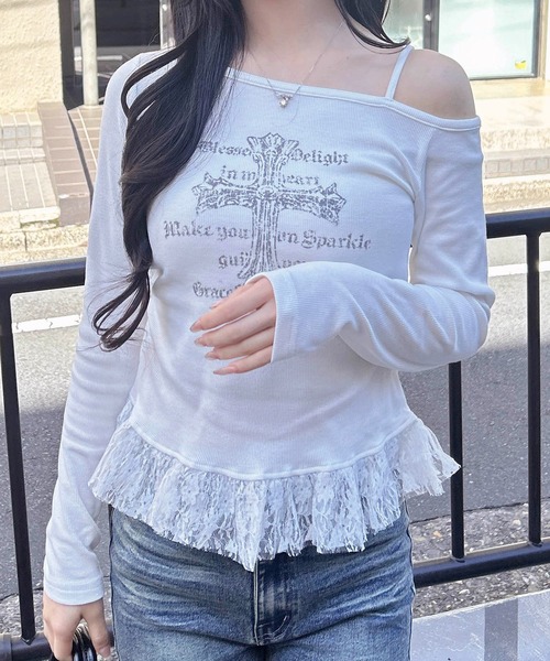 INGNI(イング)の「ワンショルレースレイヤードトップス(Tシャツ/カットソー・レディース・オフホワイト/グレー/ブラック・M)」の11枚目の写真