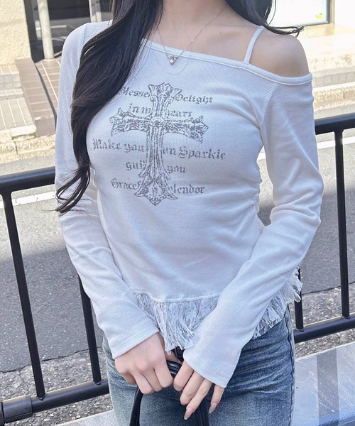 INGNI(イング)の「ワンショルレースレイヤードトップス(Tシャツ/カットソー・レディース・オフホワイト/グレー/ブラック・M)」の13枚目の写真
