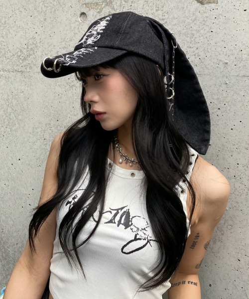 lilful(リルフル)の「【26年春夏新作】ダメージ加工ロップイヤーチェーンメタルパーツデニムキャップ(キャップ・メンズ・ブラック系その他・F)」の3枚目の写真