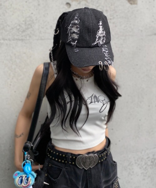 lilful(リルフル)の「【26年春夏新作】ダメージ加工ロップイヤーチェーンメタルパーツデニムキャップ(キャップ・メンズ・ブラック系その他・F)」の5枚目の写真
