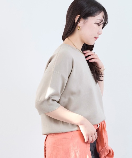 MICA&DEAL（マイカ＆ディール）の「【WEB限定カラーあり】スムースニットプルオーバー（ニット/セーター・レディース・オフホワイト/ライトベージュ/ミント/ネイビー・FREE）」の6枚目の写真