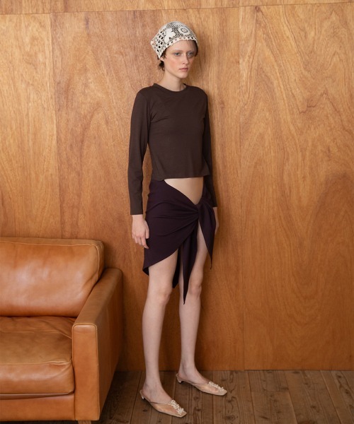 leinwande（ラインヴァンド）の「Scarf Long T-Shirt（Tシャツ/カットソー・レディース・アイボリー/グレー/ネイビー系/ブラウン・ONE SIZE）」の2枚目の写真