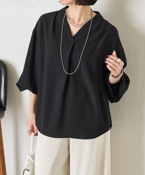Jena espace merveilleux（ジェナ　エスパスメルヴェイユ）の「ワンタックプルオーバーシャツ（シャツ/ブラウス・レディース・ブラック/パープル/オフホワイト・FREE）」の2枚目の写真