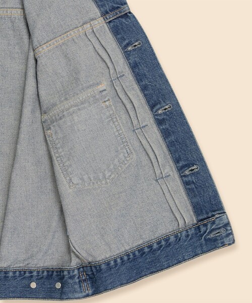 BROOKS BROTHERS(ブルックスブラザーズ)の「コットンデニム ウォッシュド トラッカージャケット(デニムジャケット・レディース・ライトブルー・LARGE/MEDIUM/SMALL/X-SMALL)」の6枚目の写真