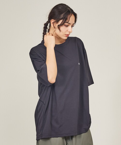 NANGA(ナンガ)の「【NANGA/ナンガ 】DRY MIX PIVOT SLEEVE TEE/ ロゴプリント Tシャツ/ユニセックス/1M145A(Tシャツ/カットソー・メンズ・レッド系その他/ブラック/ホワイト・XL/L/M)」の2枚目の写真