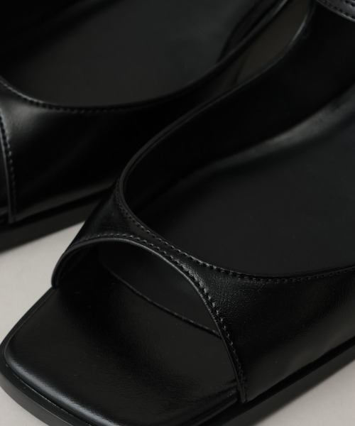 A part by（アパートバイ）の「ダブルストラップミュール（その他シューズ・レディース・ブラック/アイボリー・LARGE/MEDIUM）」の11枚目の写真