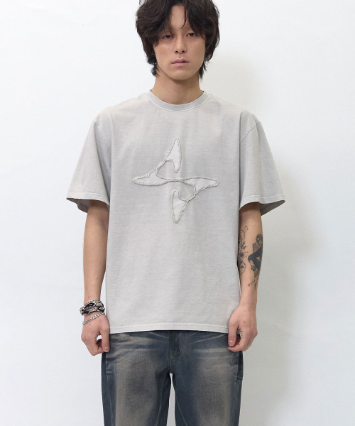 BLR(ビーエルアール)の「Low-Cut Patch Logo T-Shirt Grey(Tシャツ/カットソー・メンズ・その他・SMALL/MEDIUM/LARGE)」の2枚目の写真