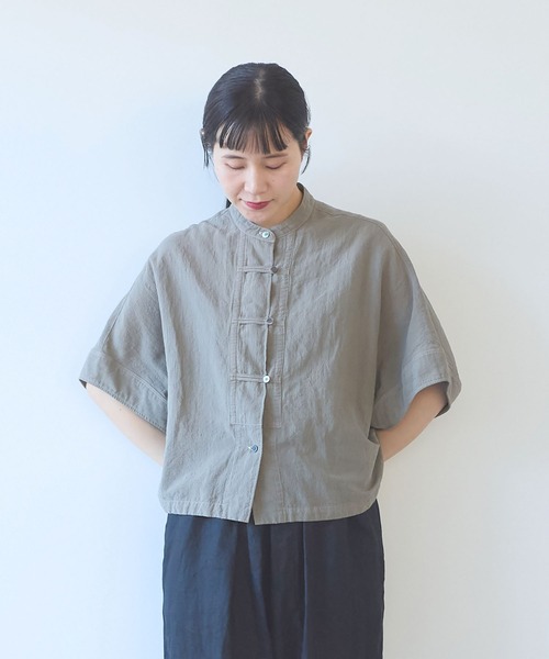yuni(ユニ )の「強撚CottonLinen 近江晒short blouse(シャツ/ブラウス・レディース・カーキ/パープル/チャコールグレー/レッド・FREE)」の8枚目の写真