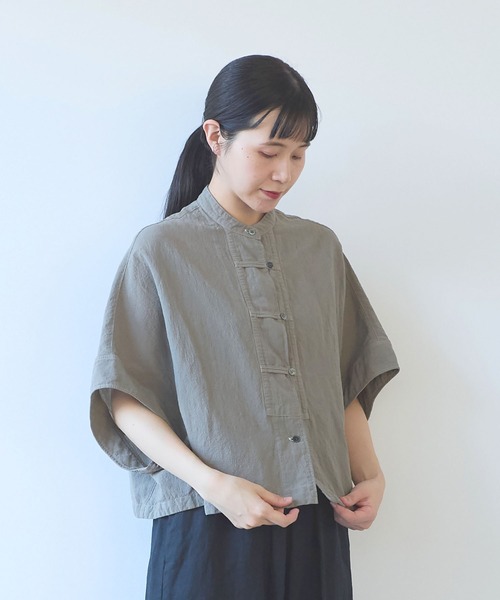 yuni(ユニ )の「強撚CottonLinen 近江晒short blouse(シャツ/ブラウス・レディース・カーキ/パープル/チャコールグレー/レッド・FREE)」の9枚目の写真