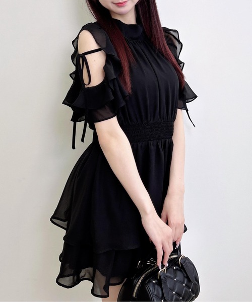 INGNI(イング)の「2Wayリボン肩あきフリルミニワンピース(ワンピース・レディース・ブラック系/ホワイト系その他3/ブラック系3/ブラック・M)」の14枚目の写真