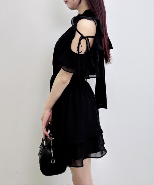 INGNI(イング)の「2Wayリボン肩あきフリルミニワンピース(ワンピース・レディース・ブラック系/ホワイト系その他3/ブラック系3/ブラック・M)」の18枚目の写真