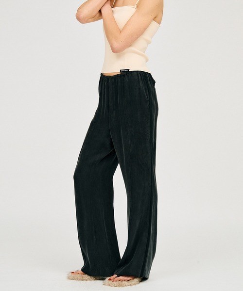 PRANK PROJECT（プランクプロジェクト）の「【2026Summer Pre-Order】サテンフレアパンツ / Satin Flare Pants（その他パンツ・レディース・ホワイト/ピンク/ブラック・36/38）」の11枚目の写真