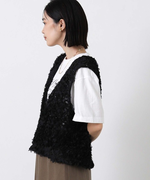 Gready Brilliant（グレディブリリアン）の「３ＤチュールＶネックベスト（シャツ/ブラウス・レディース・ブラック/オフホワイト・FREE）」の20枚目の写真