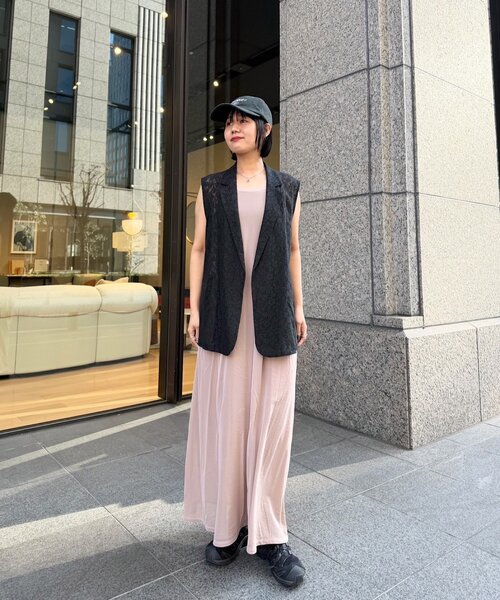 Kastane（カスタネ）の「【一部店舗限定】B レースベルテッドジレ（ベスト・レディース・ブラック/オフホワイト・FREE）」の13枚目の写真