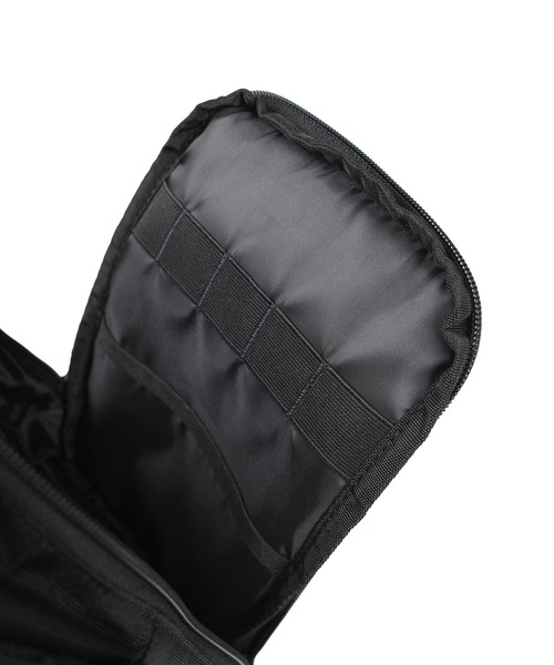 Carhartt(カーハート)の「【UT207】【Carhartt/カーハート】CROSS BODY ZIP BAG(ボディバッグ/ウエストポーチ・メンズ・ブラック/ブラウン・FREE)」の3枚目の写真