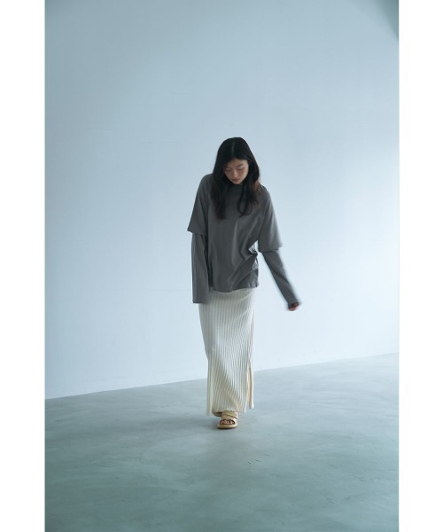 marjour（マージュール）の「MUTED TONES LAYERED LIKE TEE（Tシャツ/カットソー・レディース・ピンク/チャコールグレー/ベージュ・M）」の19枚目の写真