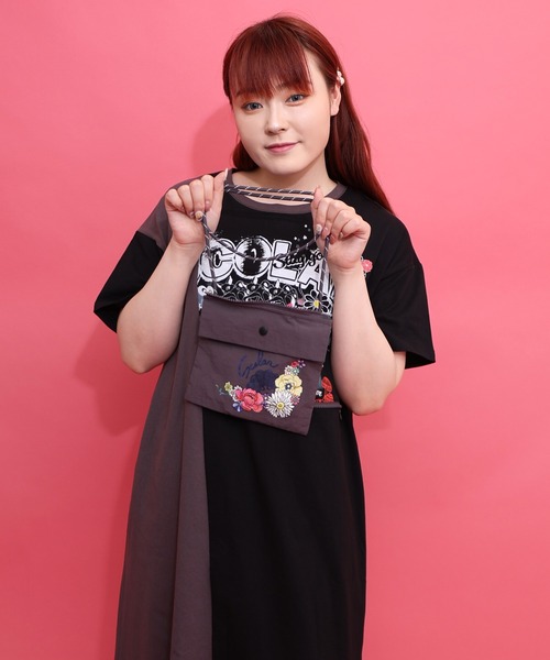 ScoLar（スカラー）の「162614：取り外し可能サコッシュ付き ポップ柄配色ワンピース（ワンピース・レディース・オフホワイト/ブラック・M）」の11枚目の写真