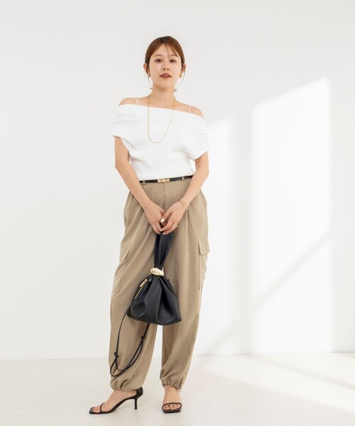 NOLLEY’S(ノーリーズ)の「《手洗い可能》オフショルダーノースリーブプルオーバー(ニット/セーター・レディース・ボルドー/ブラック/オフホワイト・38)」の4枚目の写真
