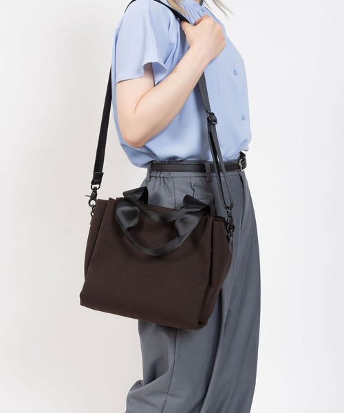 Un coeur（アンクール）の「2WAY SQUARE TOTE（ショルダーバッグ・レディース・ブラウン/ブラック/グレー・FREE）」の3枚目の写真