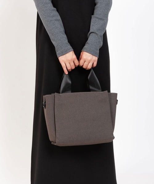 Un coeur（アンクール）の「2WAY SQUARE TOTE（ショルダーバッグ・レディース・ブラウン/ブラック/グレー・FREE）」の2枚目の写真