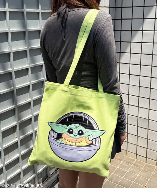 4GEEKS BY SPIRALGIRL(フォーギークスバイスパイラルガール)の「【STAR WARS/マンダロリアン/グローグー】トートバッグ(トートバッグ・レディース・グリーン・FREE)」の2枚目の写真