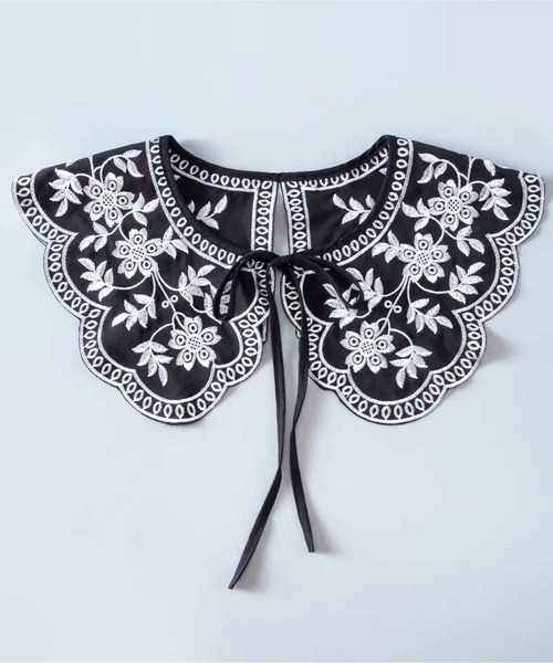 LA VORAGINE(ラ ヴォラジネ)の「レース レトロ花柄 刺繍 つけ襟【マルチウェイ】(マフラー・レディース・Black/White・M)」の13枚目の写真