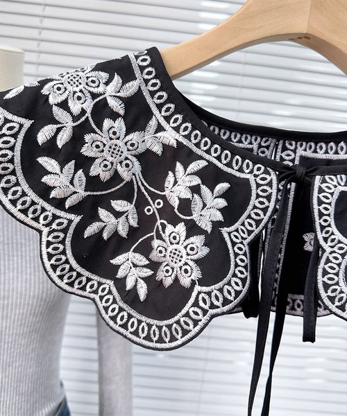 LA VORAGINE(ラ ヴォラジネ)の「レース レトロ花柄 刺繍 つけ襟【マルチウェイ】(マフラー・レディース・Black/White・M)」の17枚目の写真