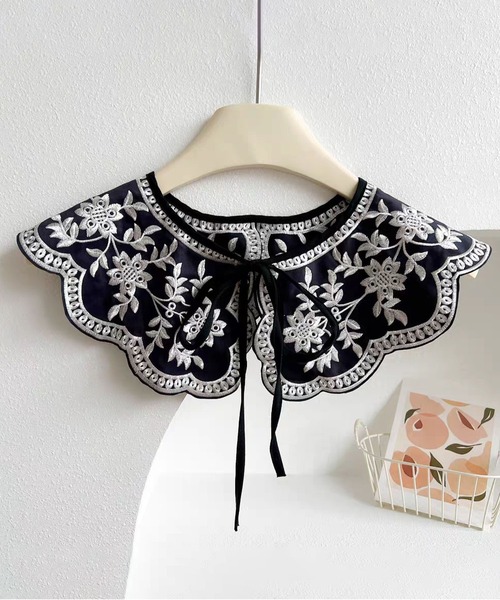 LA VORAGINE(ラ ヴォラジネ)の「レース レトロ花柄 刺繍 つけ襟【マルチウェイ】(マフラー・レディース・Black/White・M)」の9枚目の写真